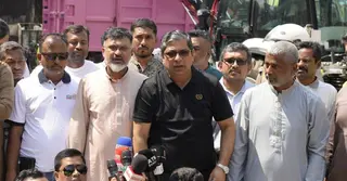 ডিএনসিসির বর্জ্য অপসারণ কাজ পরিদর্শন করলেন স্থানীয় সরকার প্রতিমন্ত্রী ও প্রশাসক